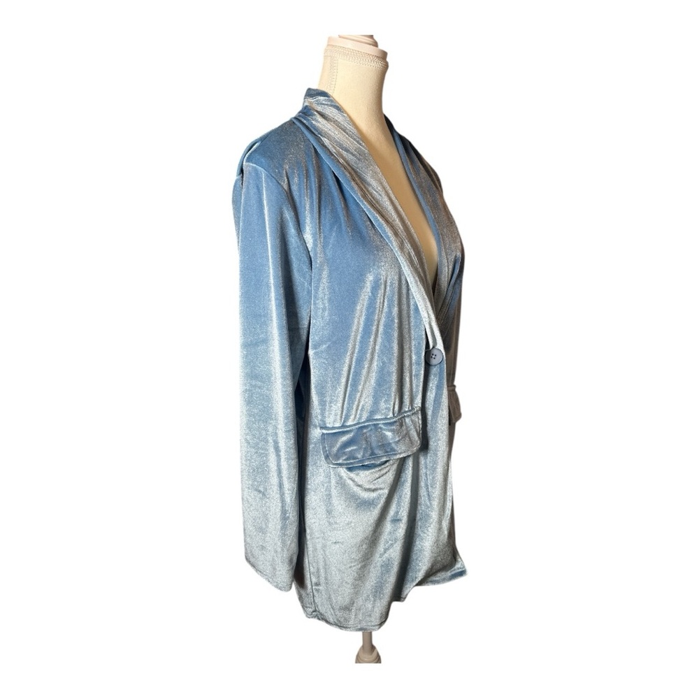 Blue Oversized Blazer with Wide Lapels - Picture 3 of 6